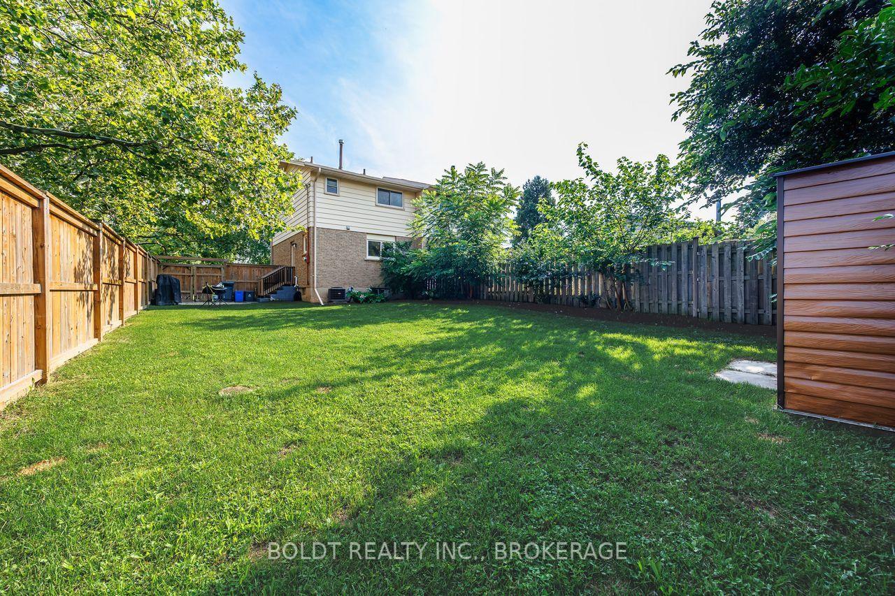 Photo 17 of 47 Brackencrest Road, St. Catharines, Secord Woods — HOMEH