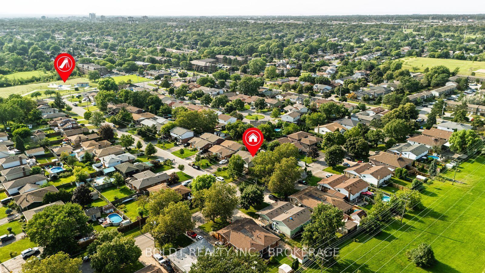 Photo 21 of 47 Brackencrest Road, St. Catharines, Secord Woods — HOMEH