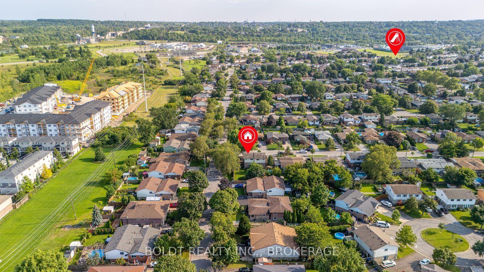 Photo 23 of 47 Brackencrest Road, St. Catharines, Secord Woods — HOMEH