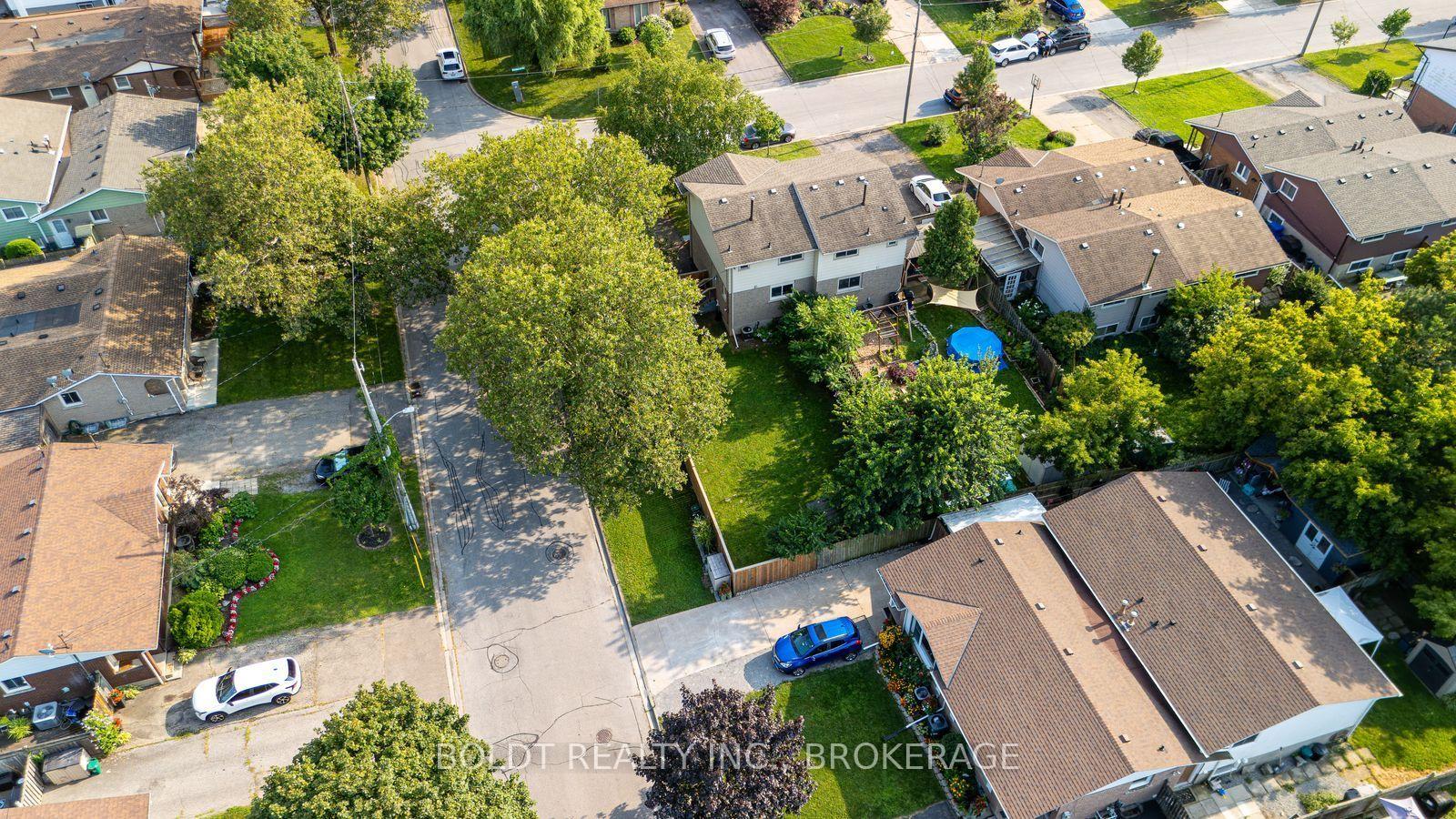 Photo 25 of 47 Brackencrest Road, St. Catharines, Secord Woods — HOMEH