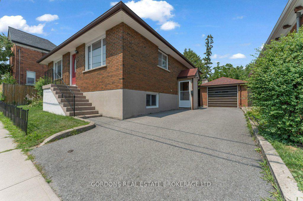 Photo 3 of 33 Plum Street, Kingston, East of Sir John A. Blvd — HOMEH