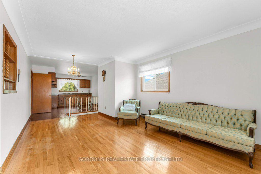 Photo 9 of 33 Plum Street, Kingston, East of Sir John A. Blvd — HOMEH