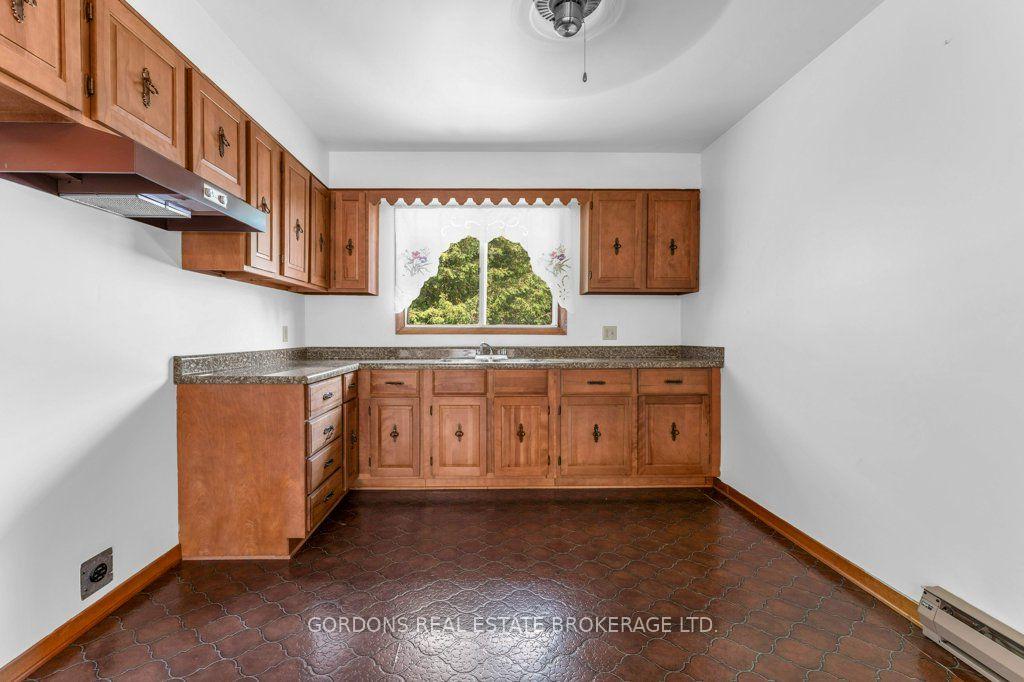 Photo 13 of 33 Plum Street, Kingston, East of Sir John A. Blvd — HOMEH
