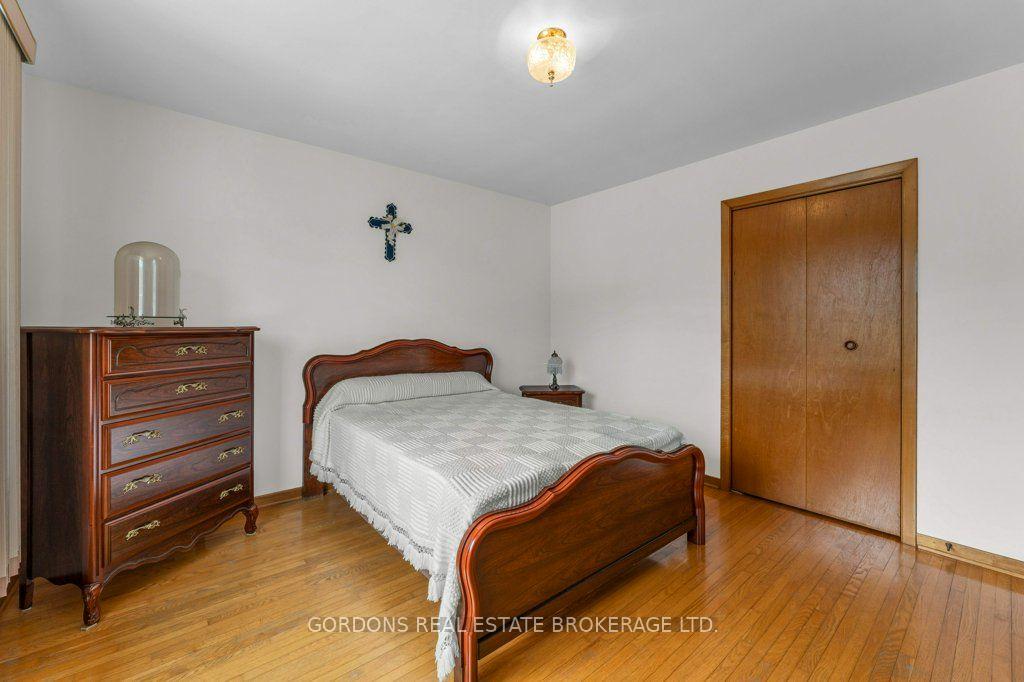 Photo 18 of 33 Plum Street, Kingston, East of Sir John A. Blvd — HOMEH
