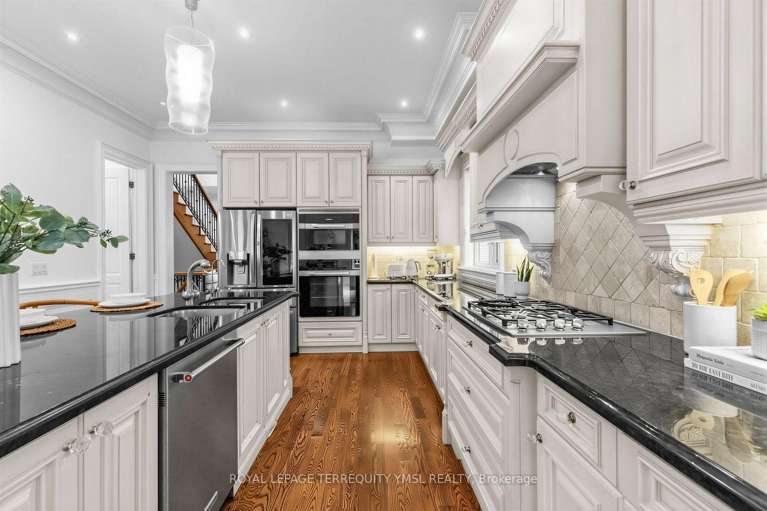 Photo 15 of 399 Fairlawn Avenue, Toronto, Bedford Park-Nortown — HOMEH