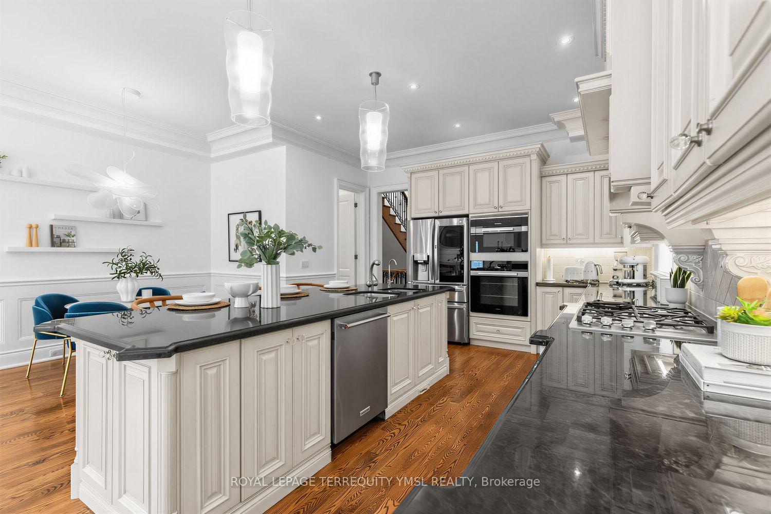 Photo 16 of 399 Fairlawn Avenue, Toronto, Bedford Park-Nortown — HOMEH