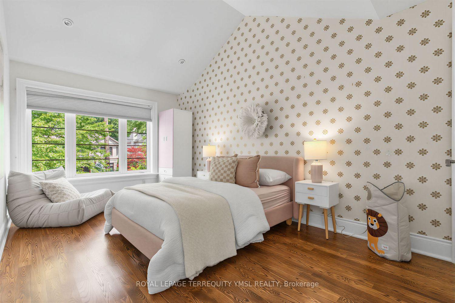 Photo 35 of 399 Fairlawn Avenue, Toronto, Bedford Park-Nortown — HOMEH