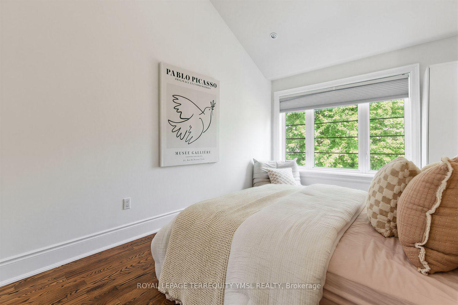 Photo 36 of 399 Fairlawn Avenue, Toronto, Bedford Park-Nortown — HOMEH