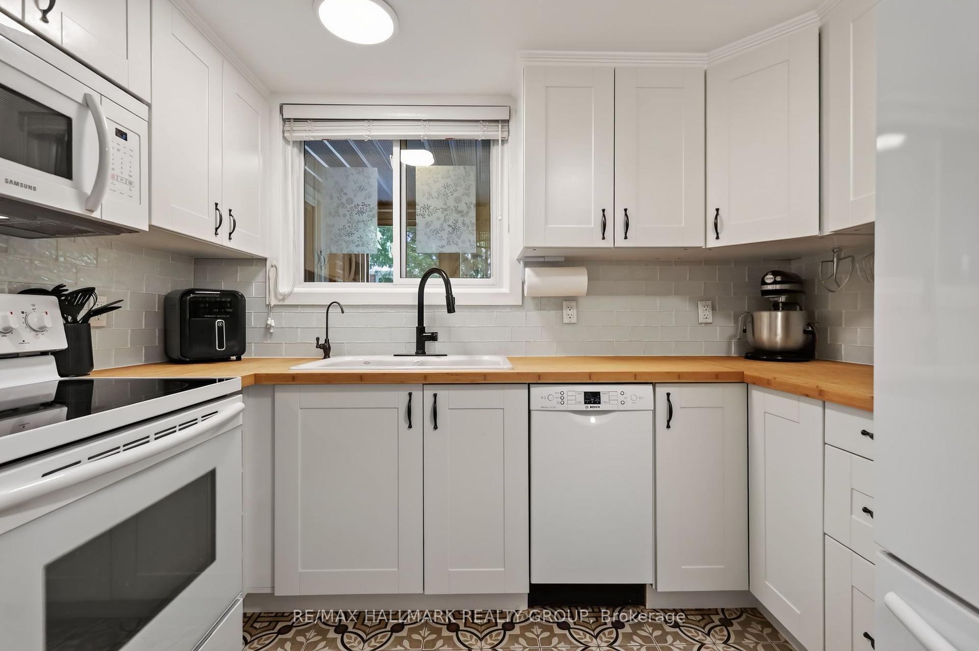 Photo 15 of Unit 109, 6434 Bilberry Drive, Ottawa, Orleans Wood — HOMEH