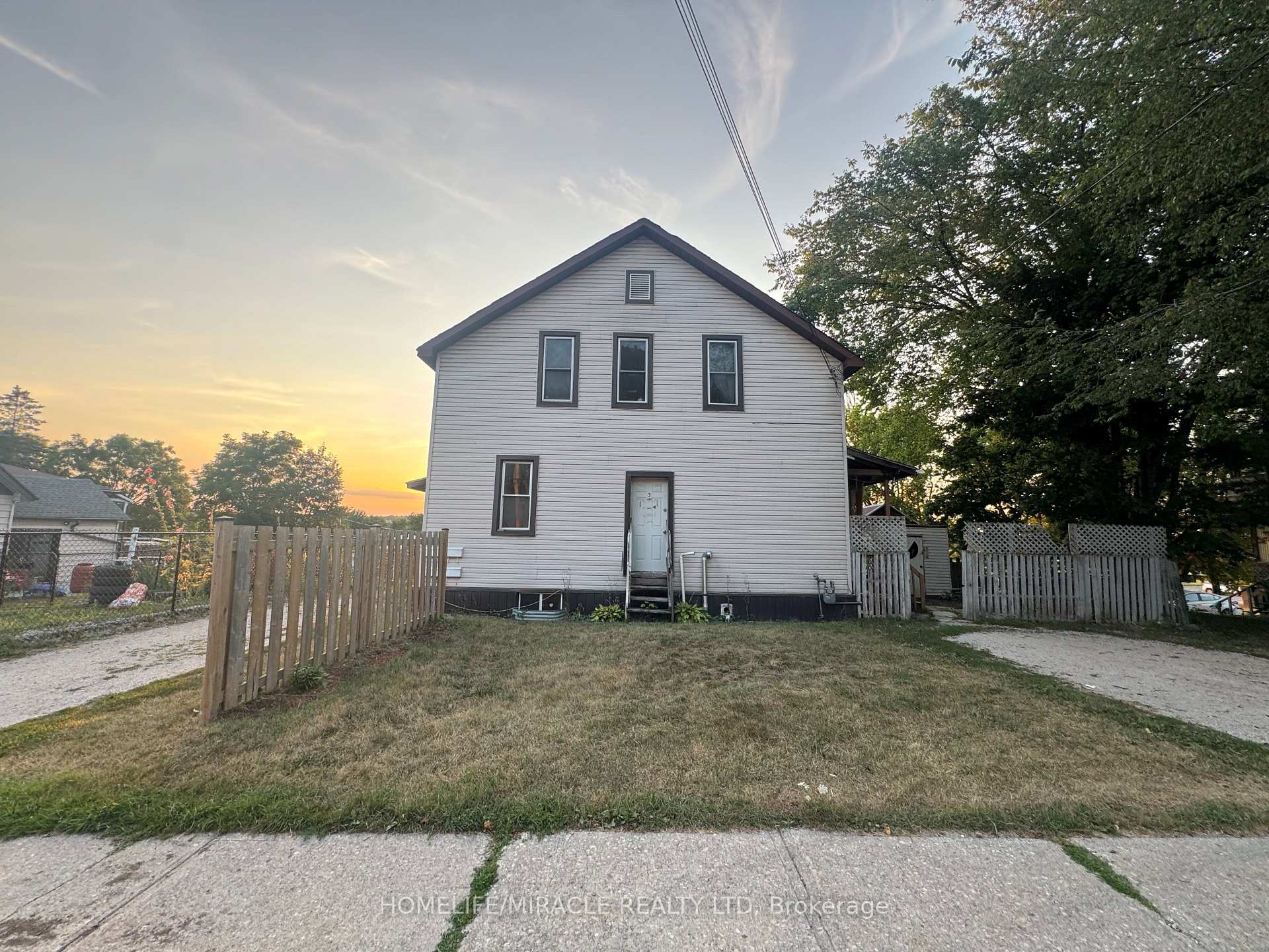 Photo of 1650 3rd Avenue E