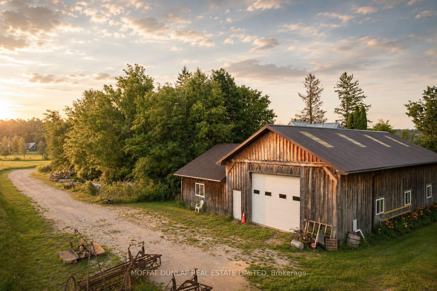 Photo 18 of 3439 Line 7 North, Oro-Medonte, Horseshoe Valley — HOMEH