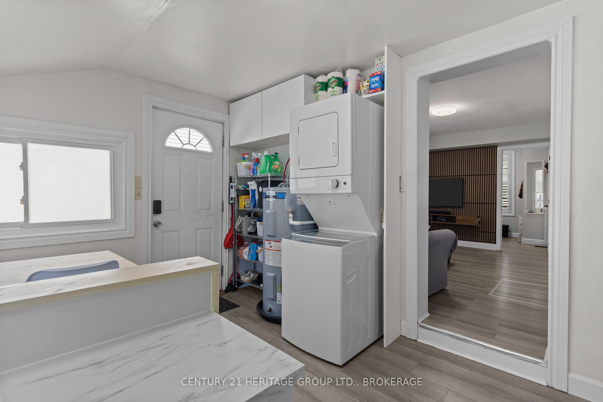 Photo 13 of 436 Division Street, Kingston, East of Sir John A. Blvd — HOMEH