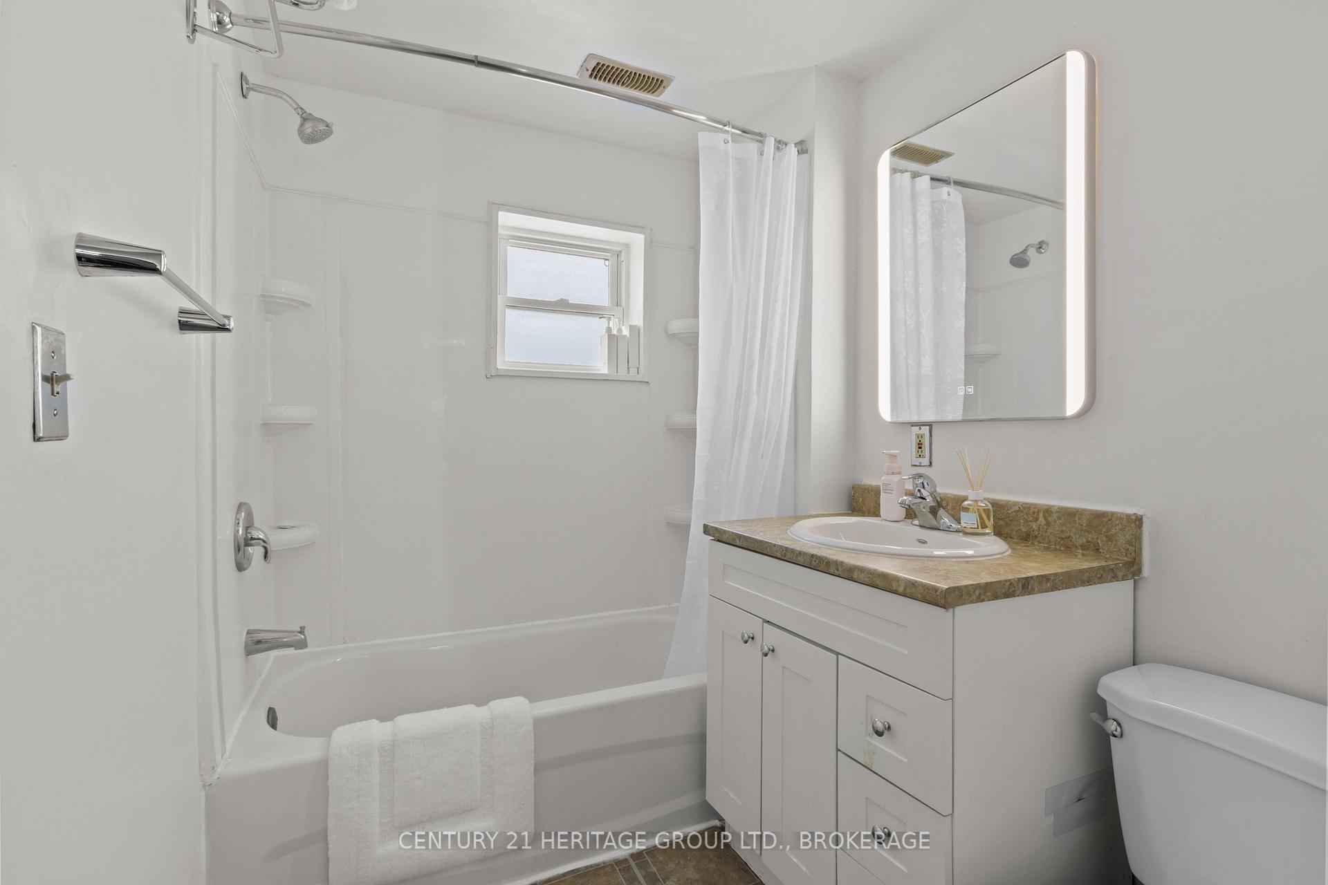 Photo 21 of 436 Division Street, Kingston, East of Sir John A. Blvd — HOMEH