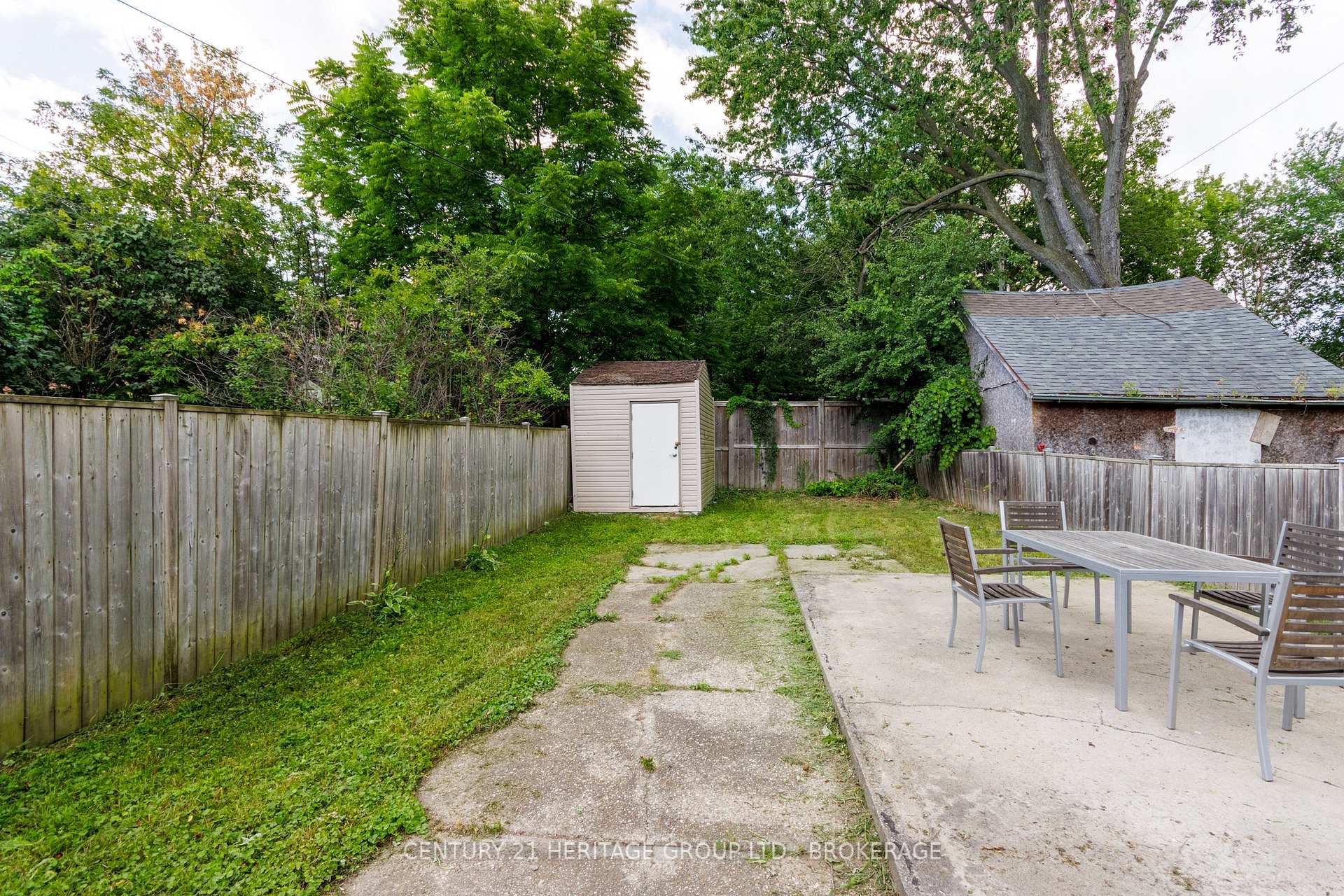 Photo 24 of 436 Division Street, Kingston, East of Sir John A. Blvd — HOMEH