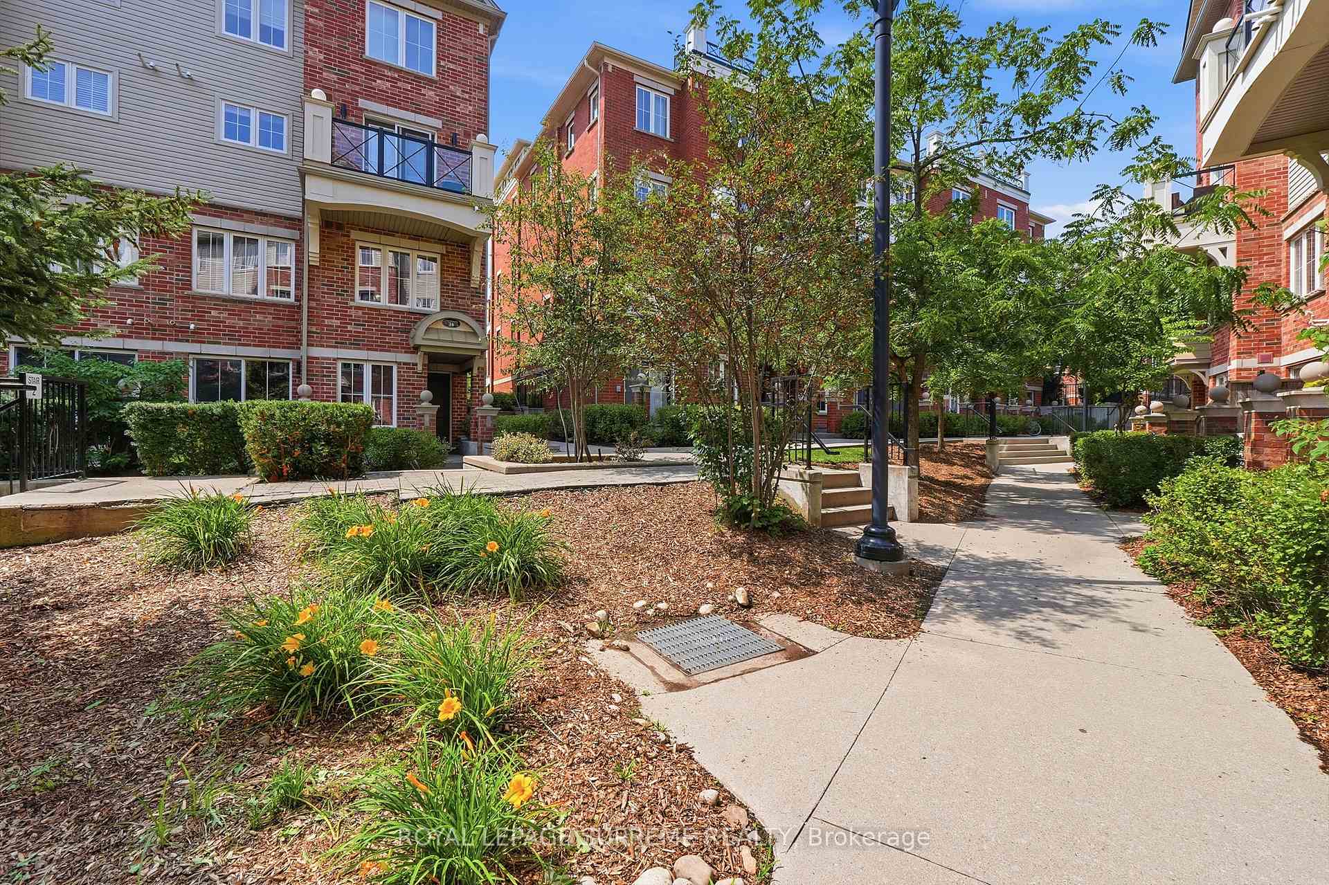 Photo 6 of Unit 14, 2551 Sixth Line, Oakville, River Oaks — HOMEH