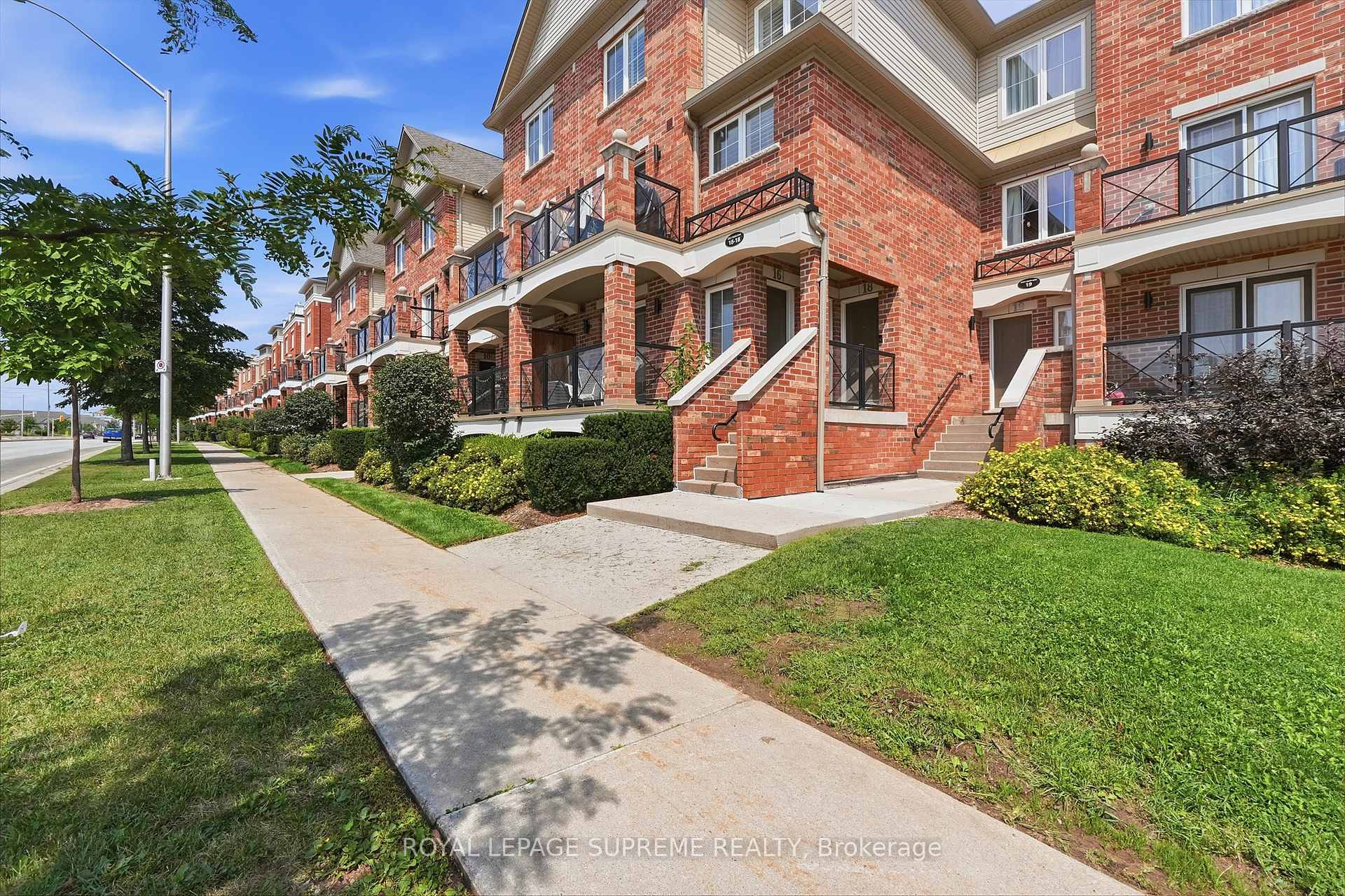 Photo 11 of Unit 14, 2551 Sixth Line, Oakville, River Oaks — HOMEH