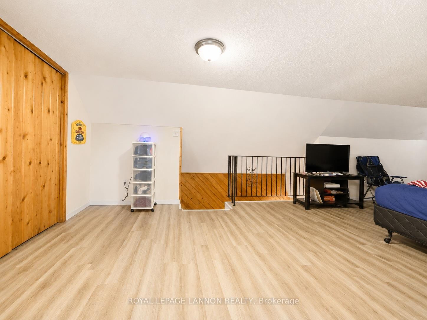 Photo 24 of 345 Syndicate Avenue N, Thunder Bay, McKeller Park — HOMEH