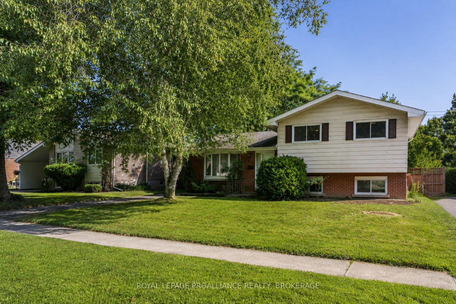 Photo 2 of 250 Glen Castle Road, Kingston, City SouthWest — HOMEH