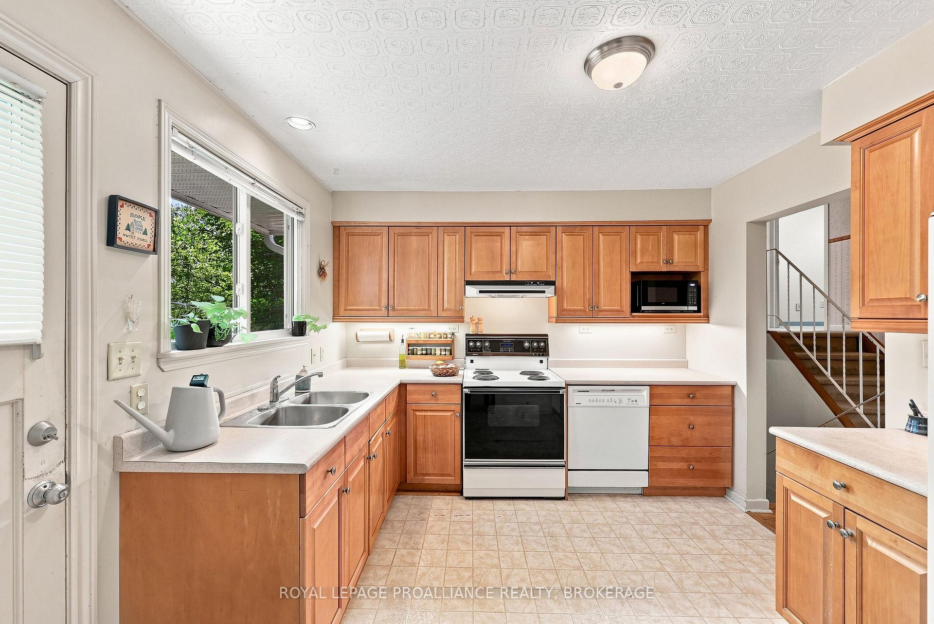 Photo 18 of 250 Glen Castle Road, Kingston, City SouthWest — HOMEH