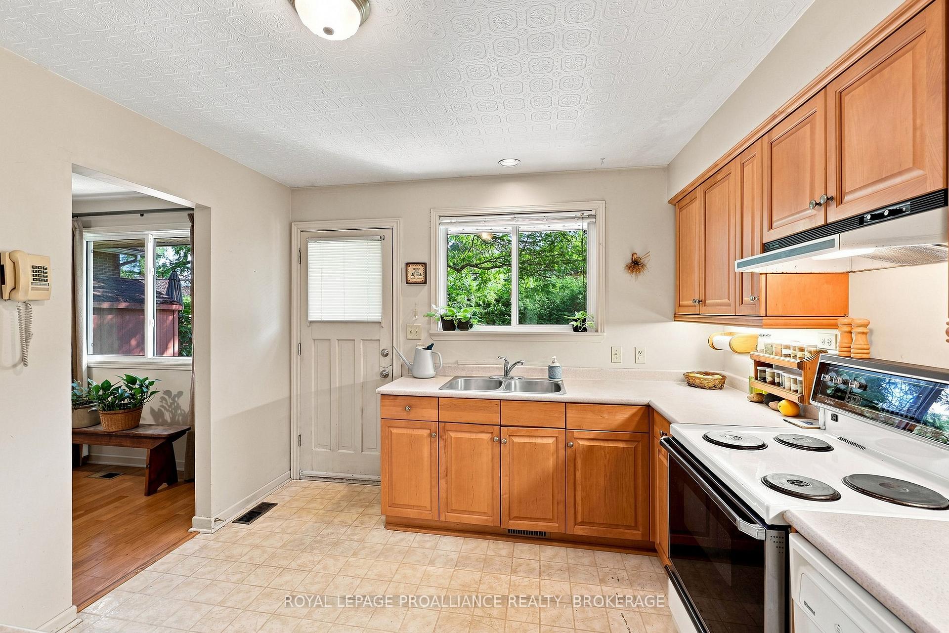 Photo 20 of 250 Glen Castle Road, Kingston, City SouthWest — HOMEH