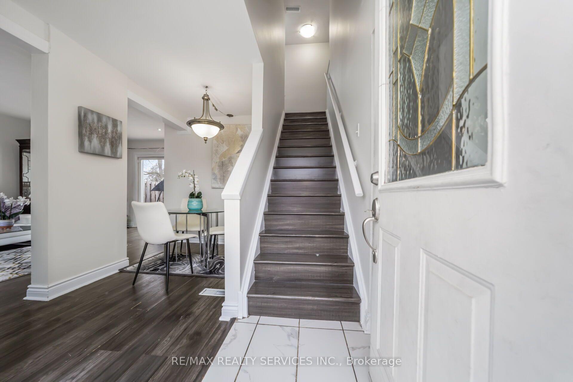 Photo 4 of 11 Juliette Square, Brampton, Northgate — HOMEH