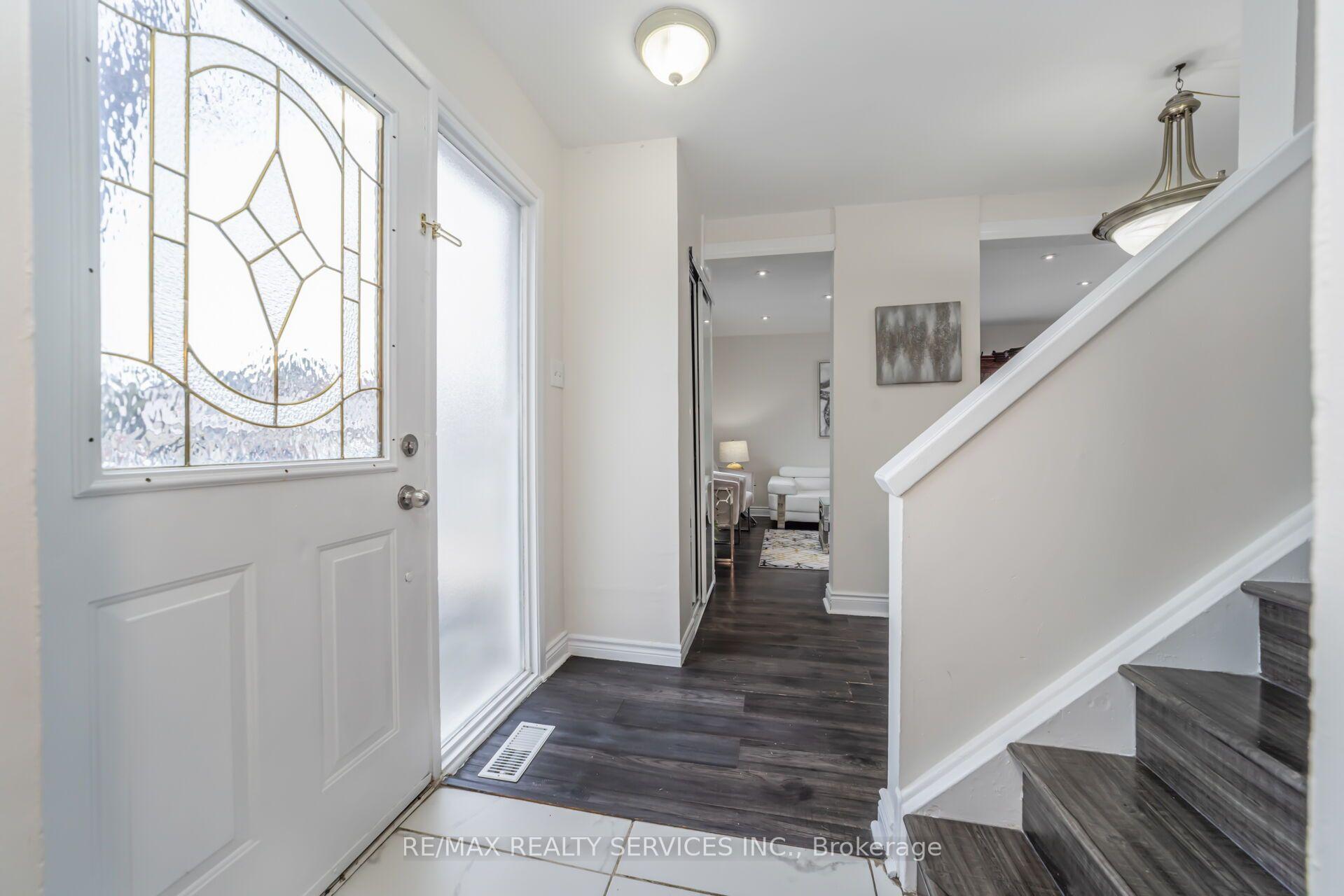 Photo 5 of 11 Juliette Square, Brampton, Northgate — HOMEH