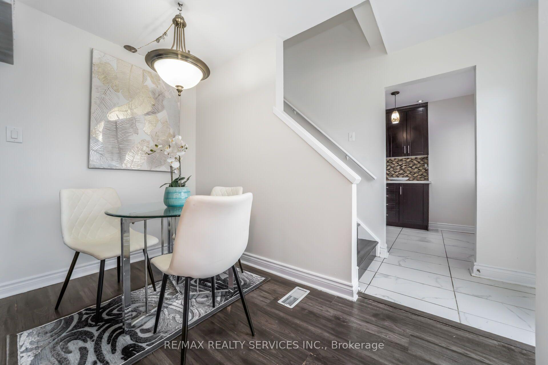 Photo 7 of 11 Juliette Square, Brampton, Northgate — HOMEH