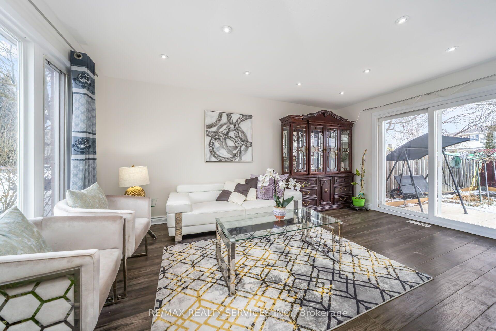 Photo 8 of 11 Juliette Square, Brampton, Northgate — HOMEH