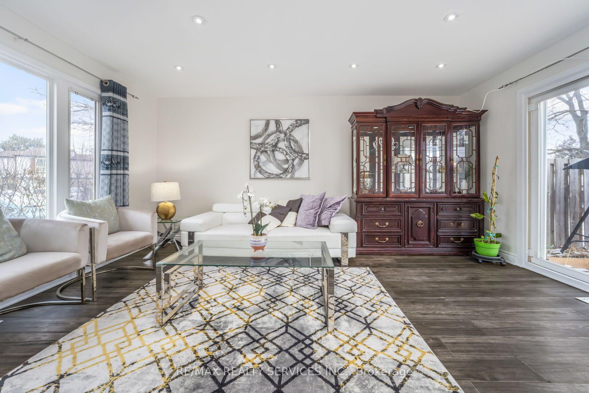 Photo 9 of 11 Juliette Square, Brampton, Northgate — HOMEH