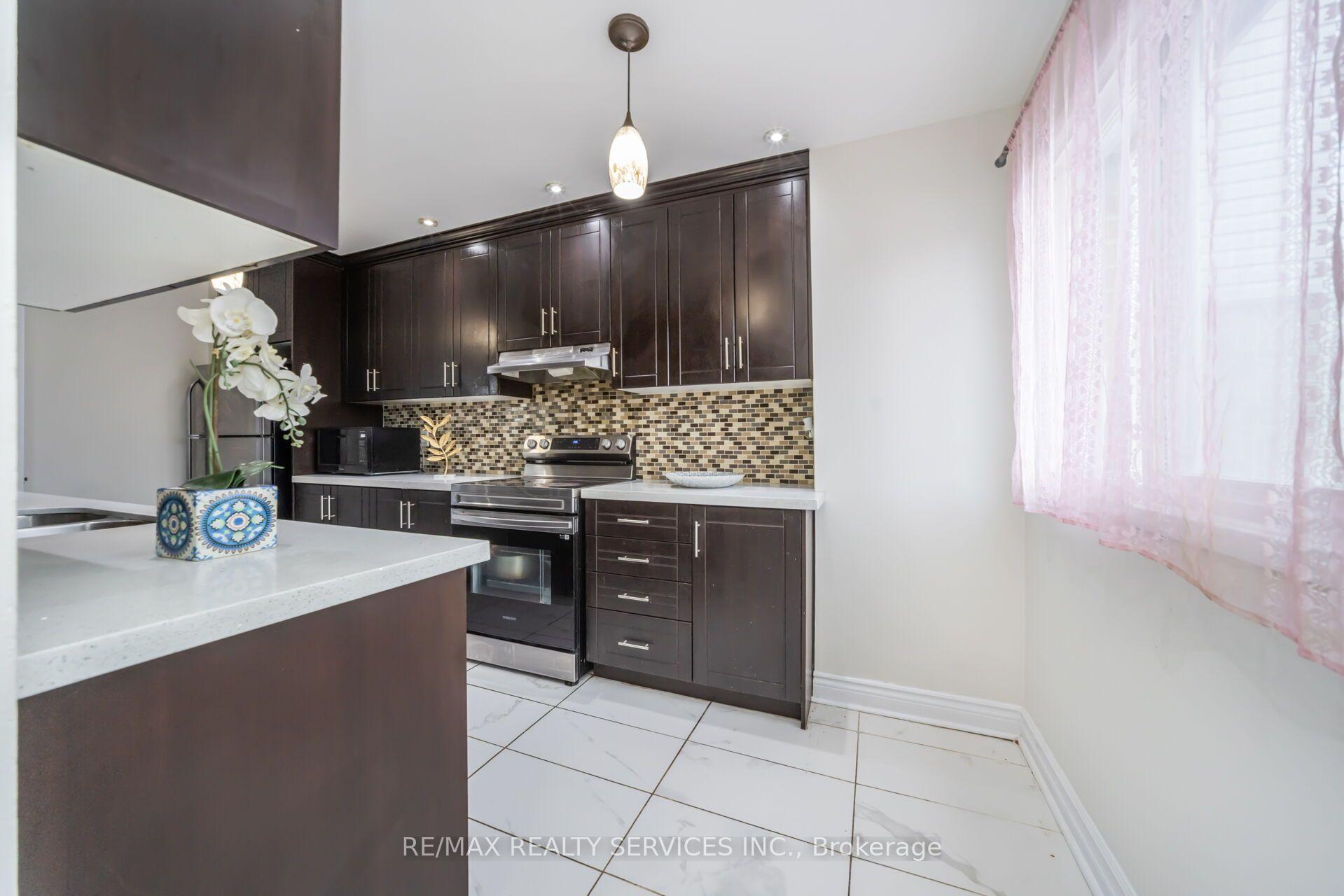 Photo 14 of 11 Juliette Square, Brampton, Northgate — HOMEH