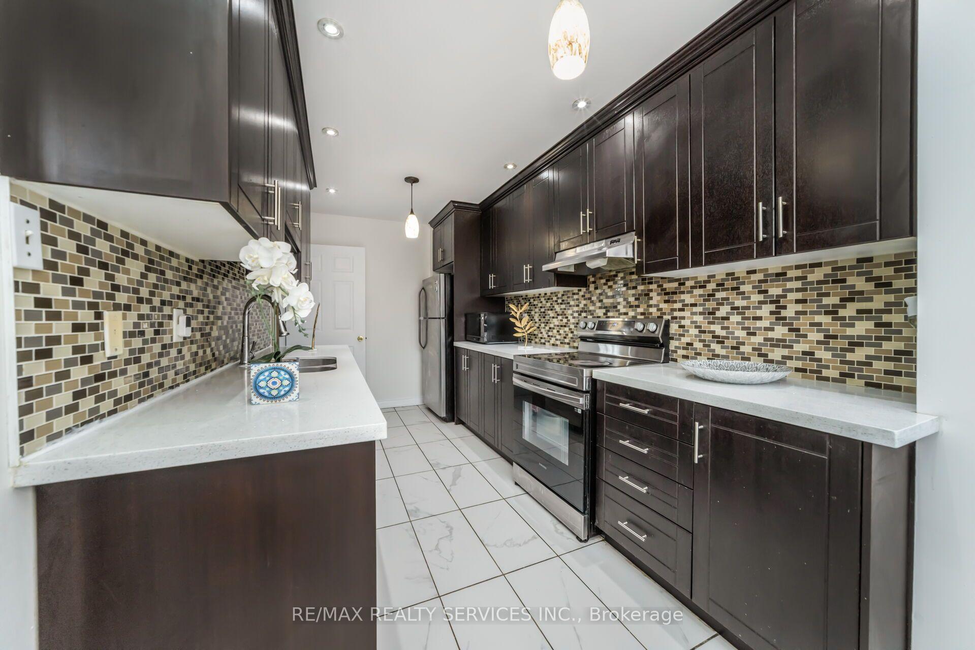 Photo 15 of 11 Juliette Square, Brampton, Northgate — HOMEH