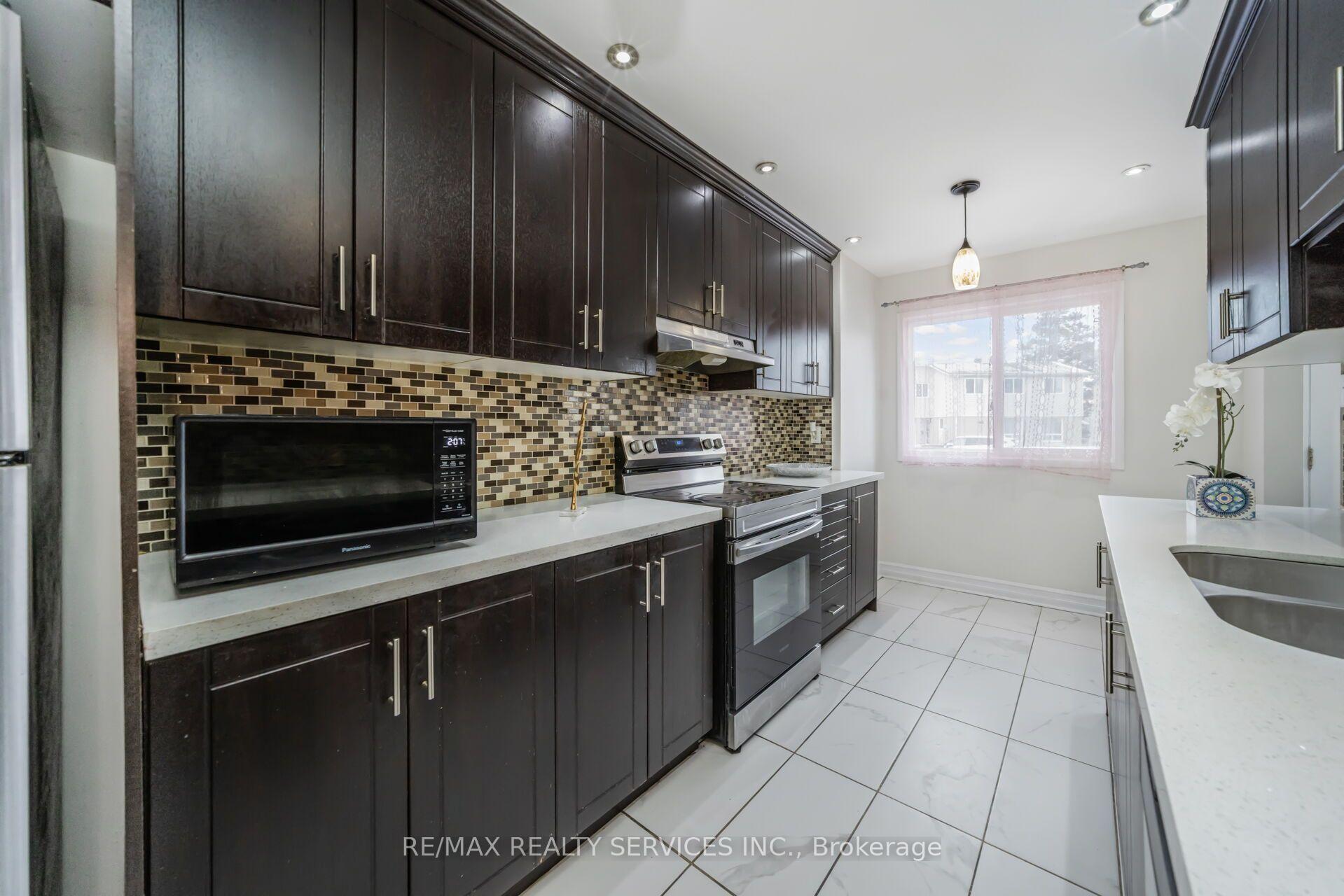 Photo 16 of 11 Juliette Square, Brampton, Northgate — HOMEH