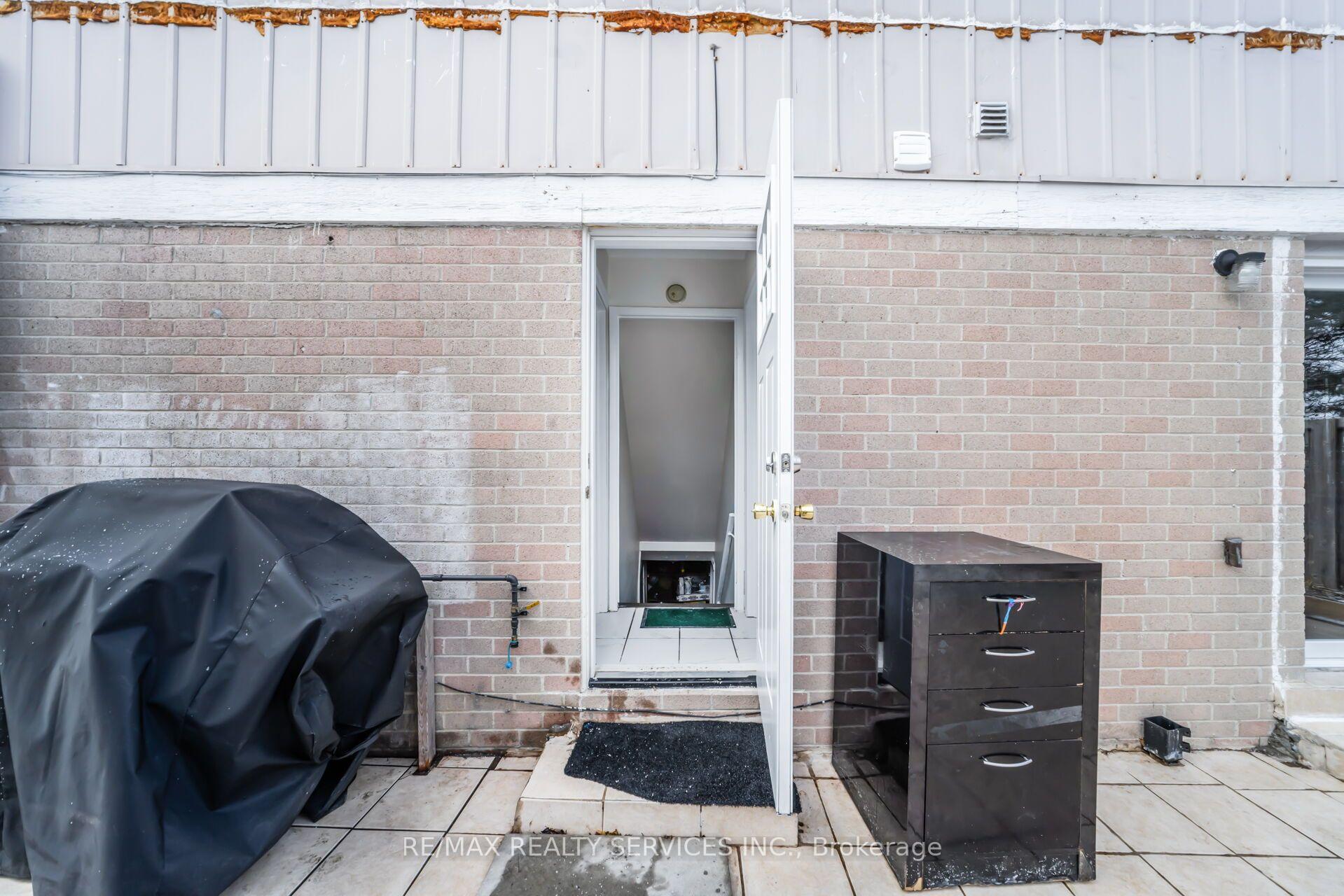 Photo 43 of 11 Juliette Square, Brampton, Northgate — HOMEH