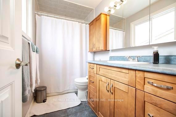 Photo 17 of 125 Madoc Drive, Brampton, Madoc — HOMEH