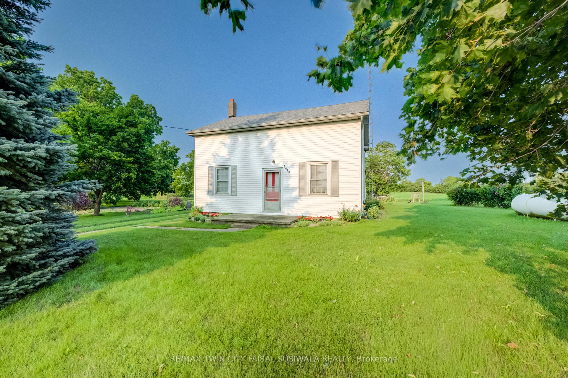 Photo 2 of 3470 Beaverdale Road, Cambridge, Preston Heights — HOMEH