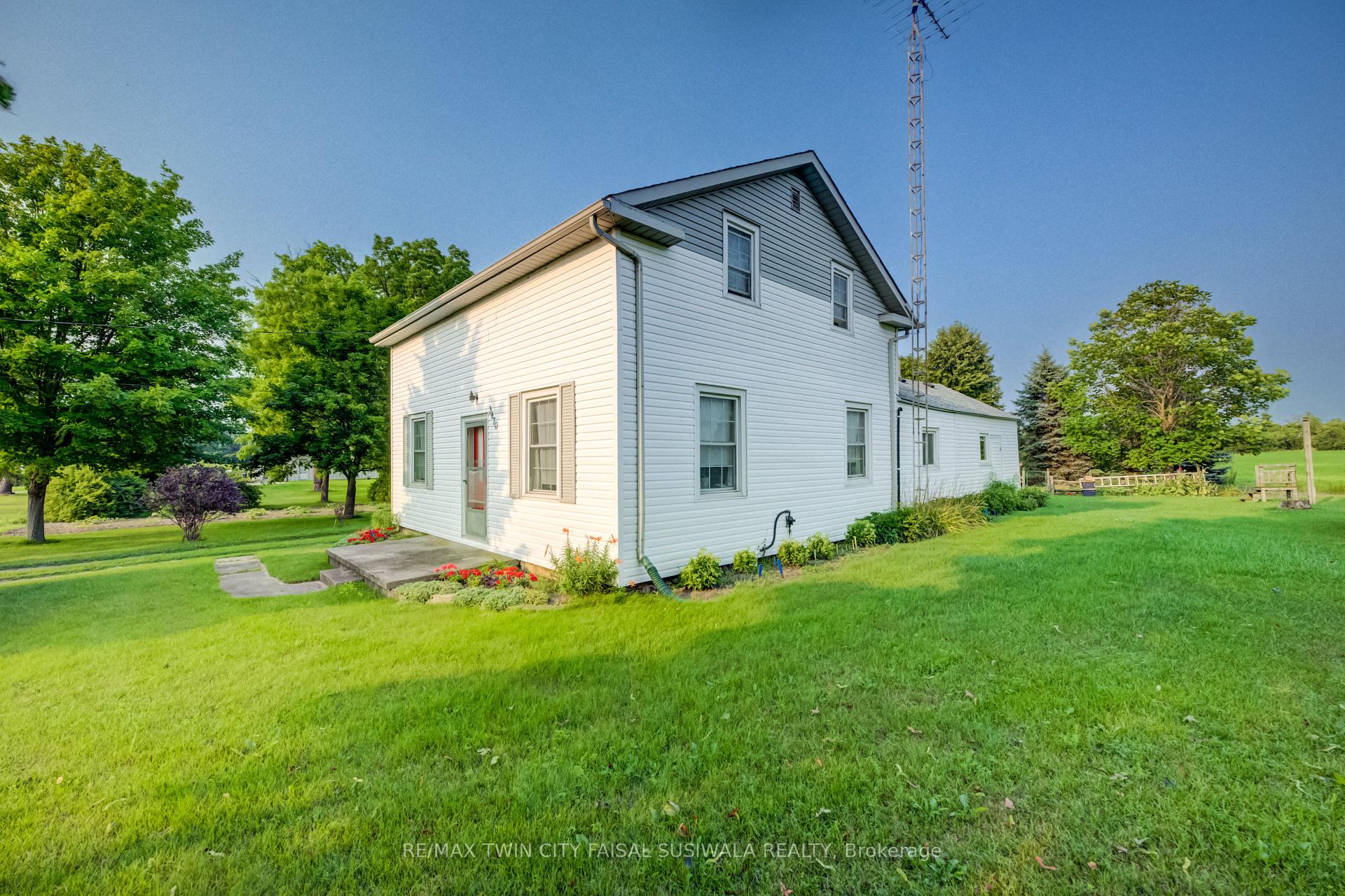 Photo 6 of 3470 Beaverdale Road, Cambridge, Preston Heights — HOMEH