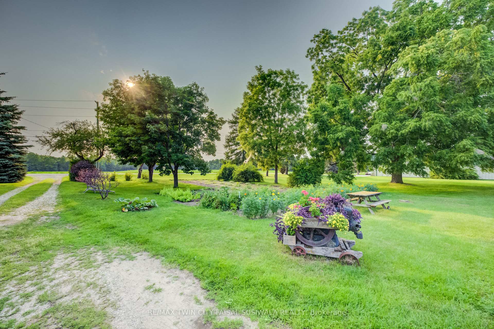 Photo 8 of 3470 Beaverdale Road, Cambridge, Preston Heights — HOMEH