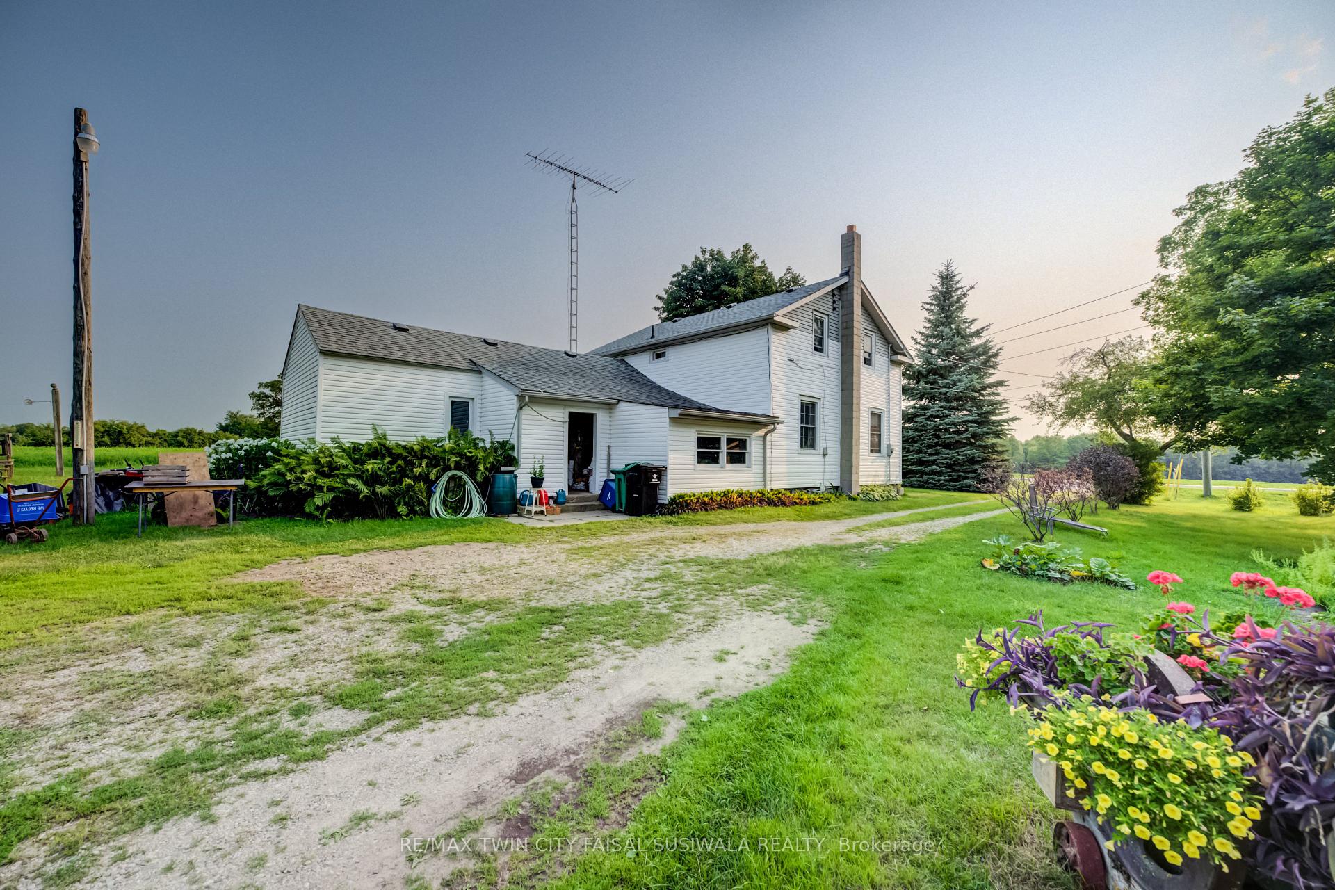 Photo 9 of 3470 Beaverdale Road, Cambridge, Preston Heights — HOMEH