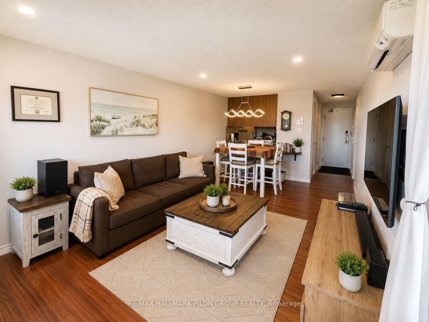 Photo 2 of Unit 405, 6532 Bilberry Drive, Ottawa, Orleans Wood — HOMEH