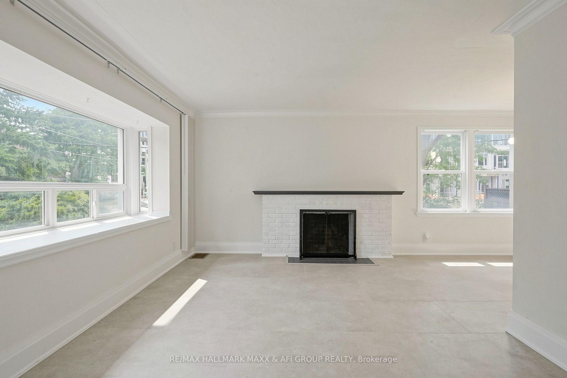 Photo 4 of 25 Harding Boulevard, Richmond Hill, Harding — HOMEH