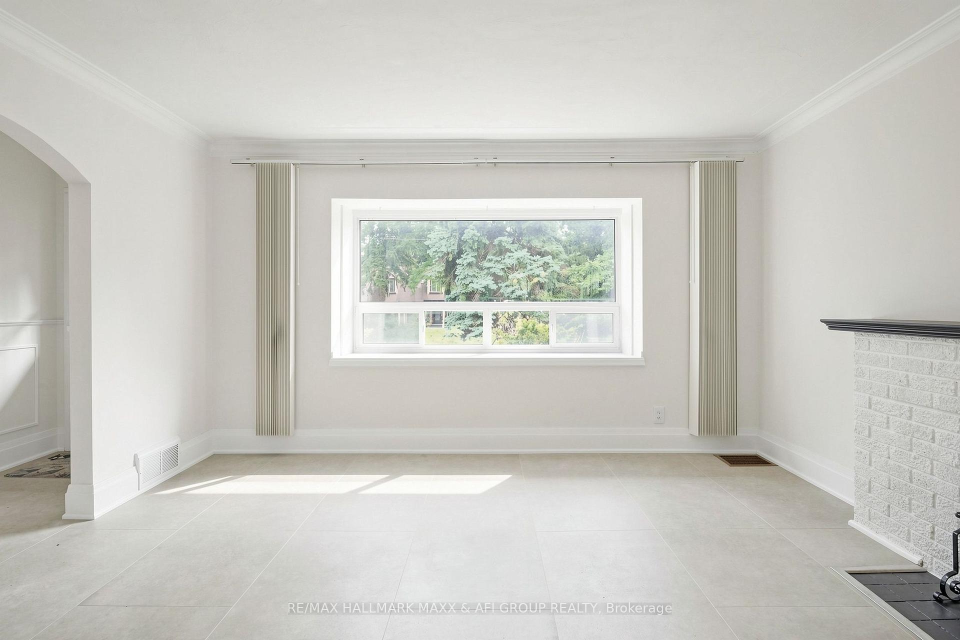 Photo 5 of 25 Harding Boulevard, Richmond Hill, Harding — HOMEH