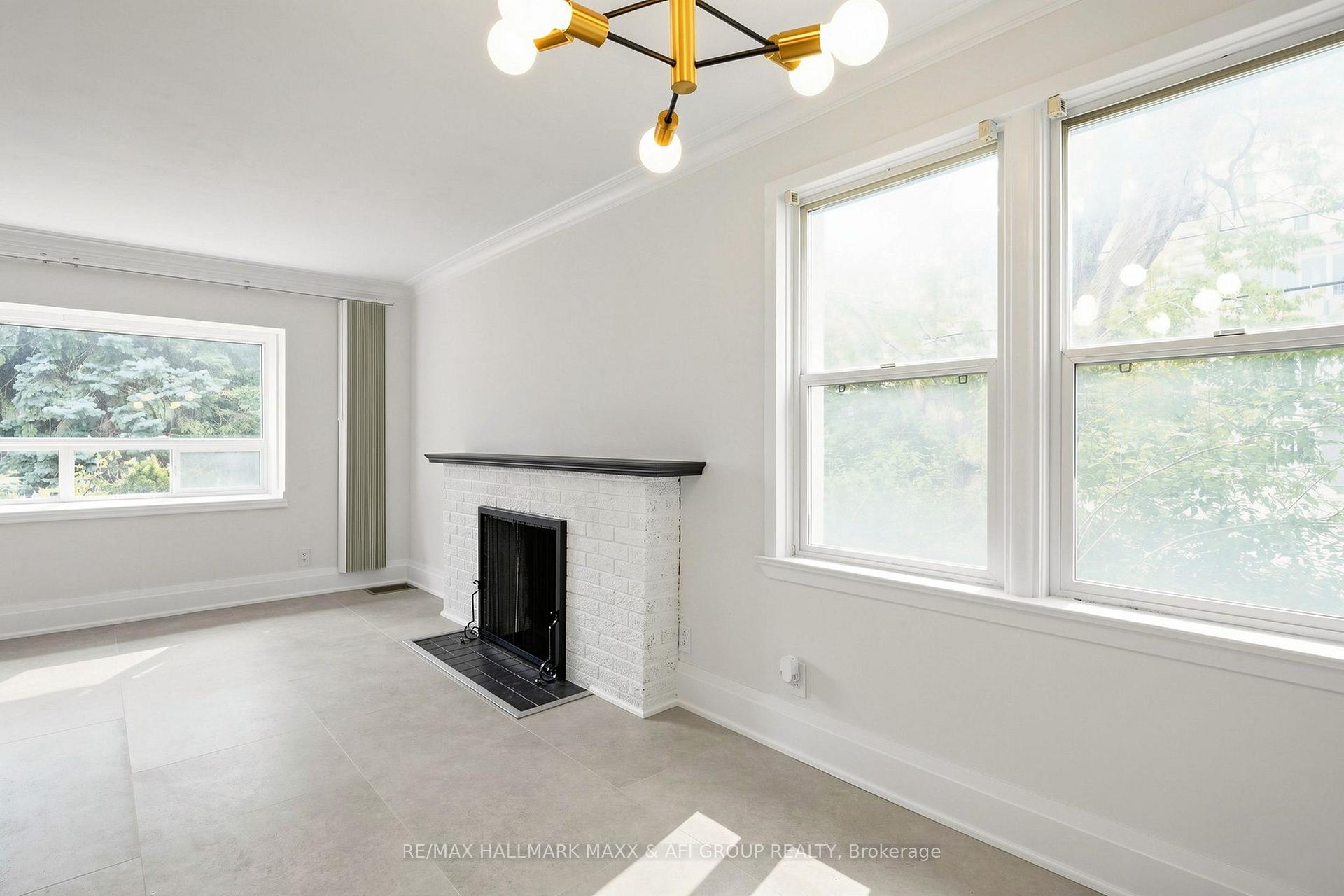 Photo 10 of 25 Harding Boulevard, Richmond Hill, Harding — HOMEH