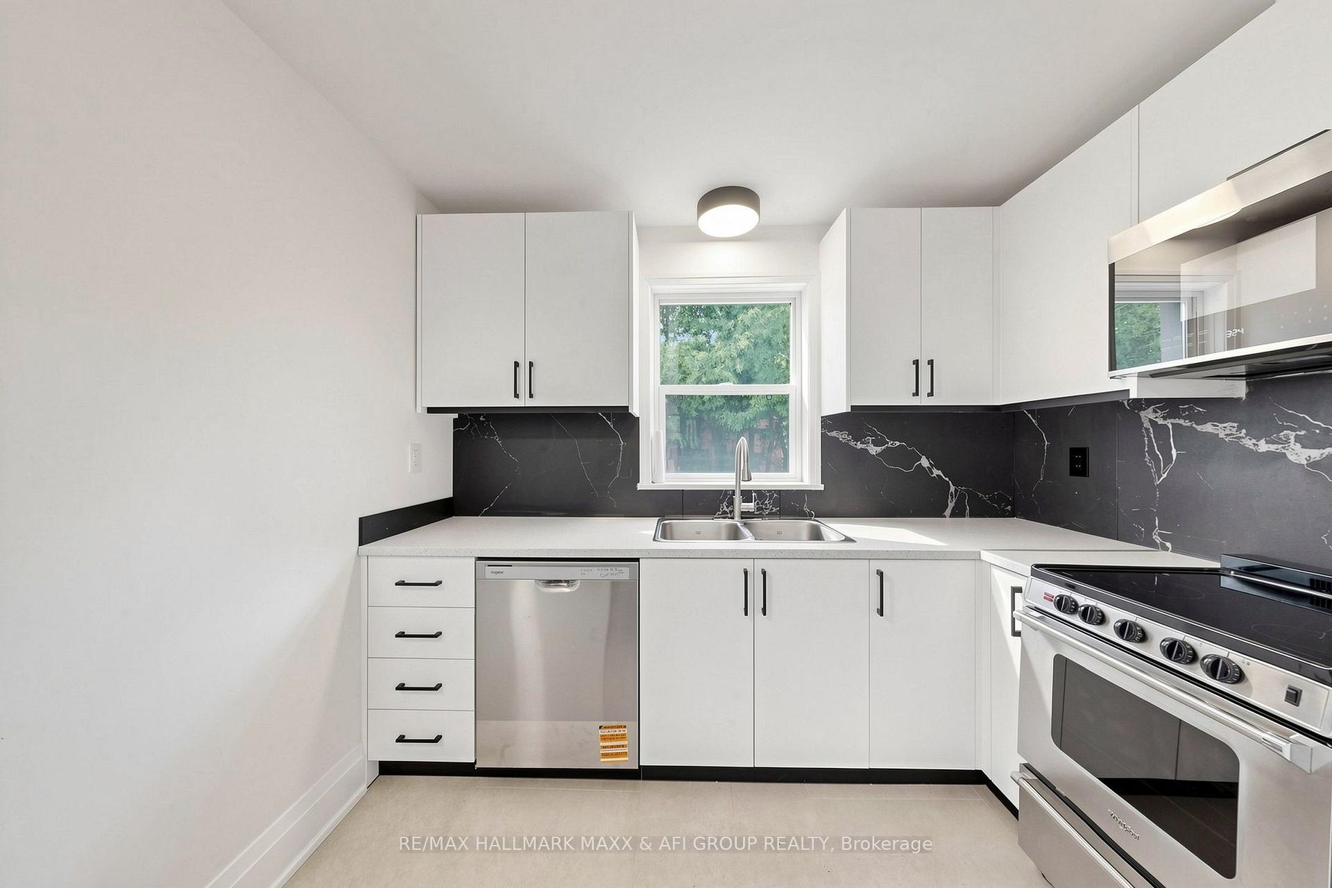 Photo 13 of 25 Harding Boulevard, Richmond Hill, Harding — HOMEH