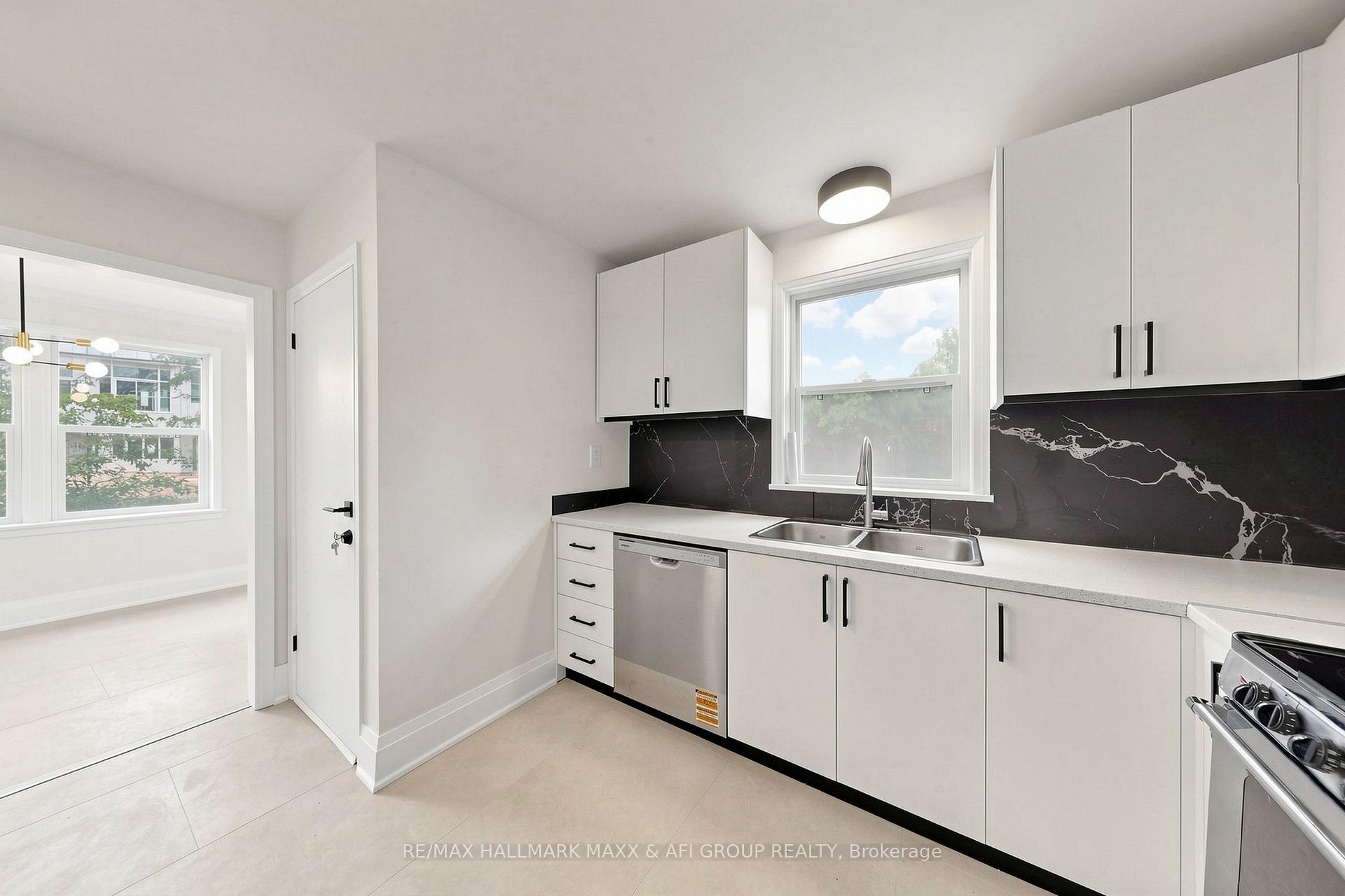 Photo 14 of 25 Harding Boulevard, Richmond Hill, Harding — HOMEH