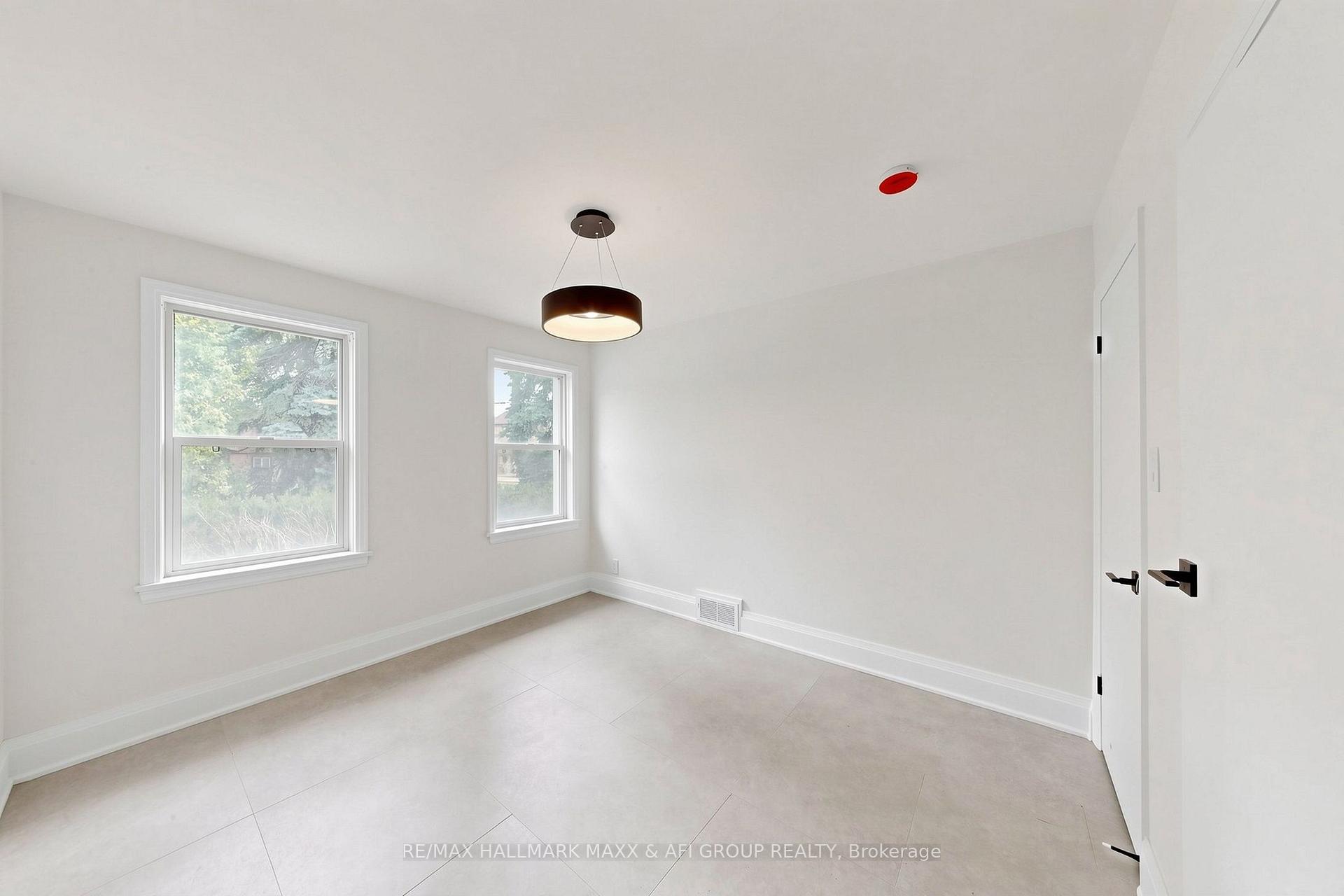 Photo 15 of 25 Harding Boulevard, Richmond Hill, Harding — HOMEH