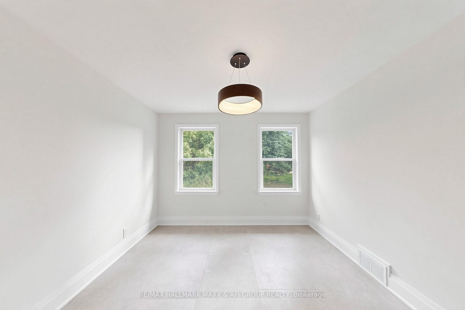 Photo 16 of 25 Harding Boulevard, Richmond Hill, Harding — HOMEH