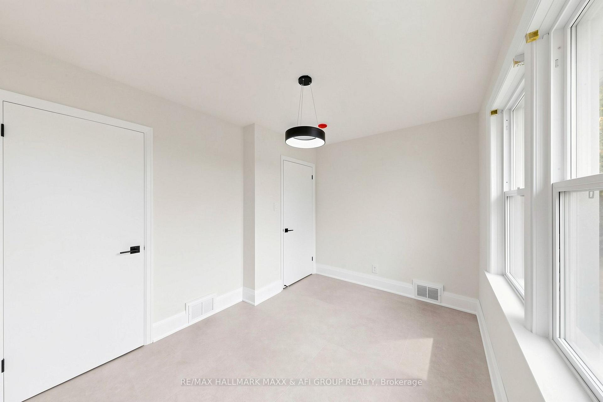 Photo 19 of 25 Harding Boulevard, Richmond Hill, Harding — HOMEH
