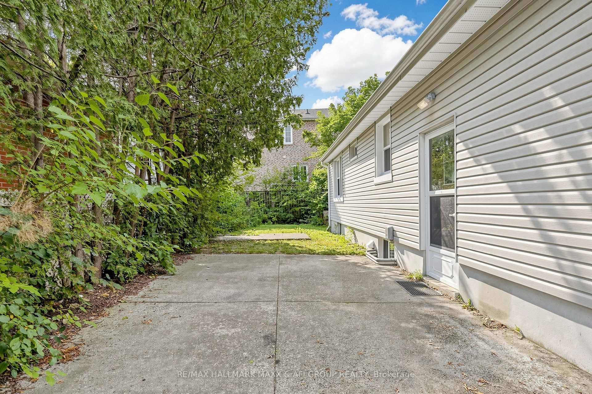 Photo 22 of 25 Harding Boulevard, Richmond Hill, Harding — HOMEH