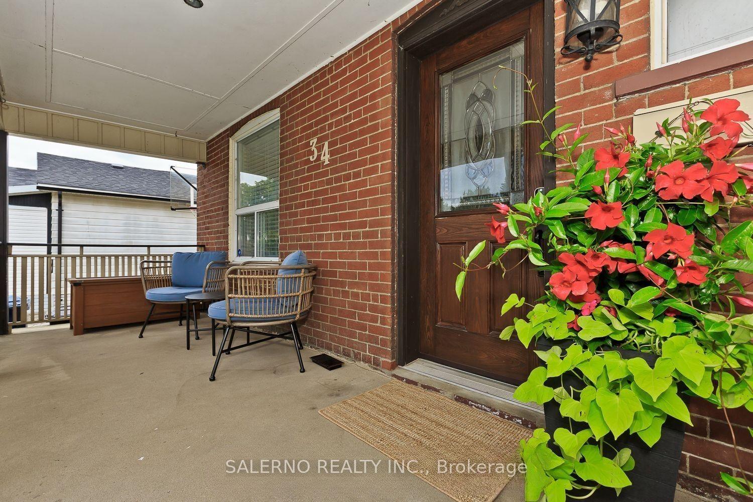 Photo 3 of 34 Fairfield Avenue, Etobicoke, Long Branch — HOMEH