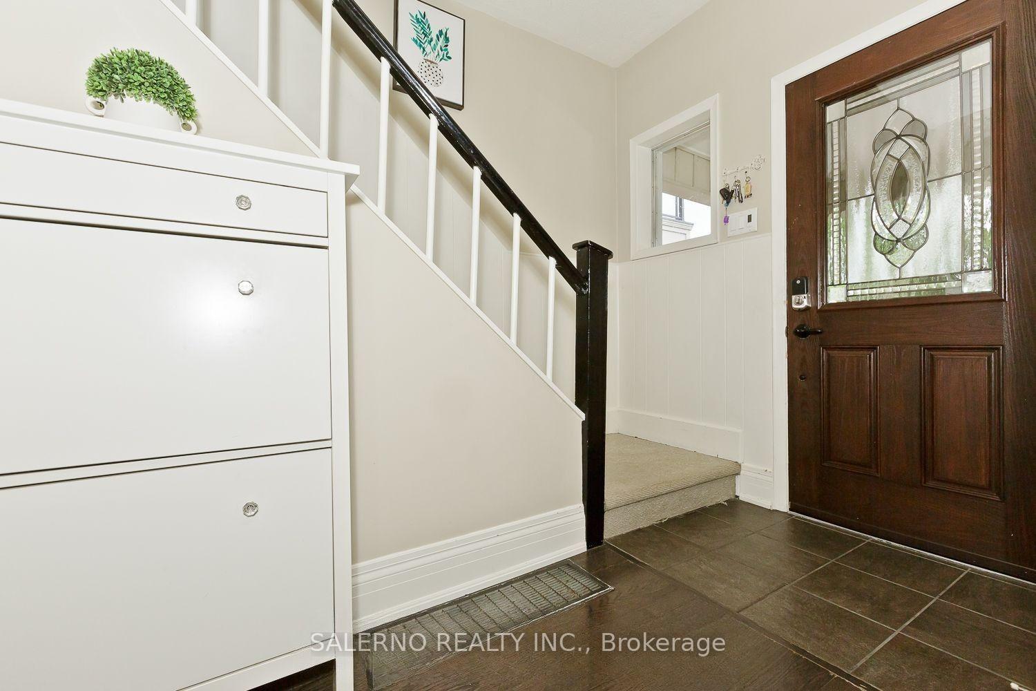 Photo 5 of 34 Fairfield Avenue, Etobicoke, Long Branch — HOMEH